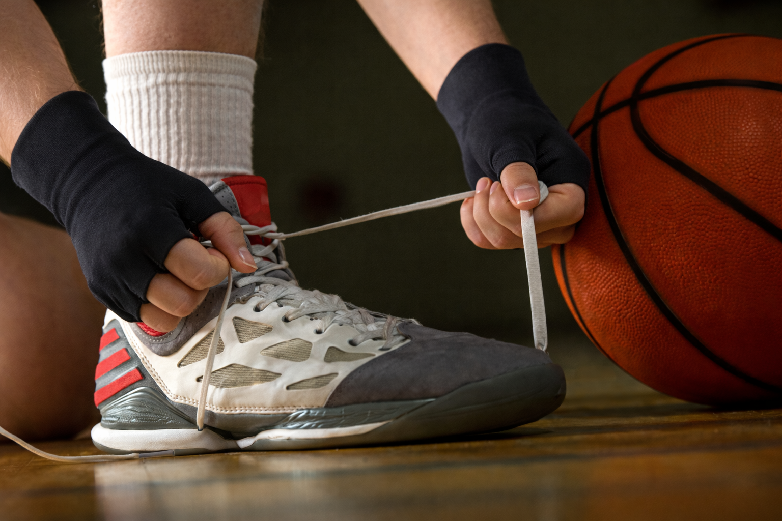 DEXI GripEase™ Fingerless Hand Support Gloves – Basketball Players